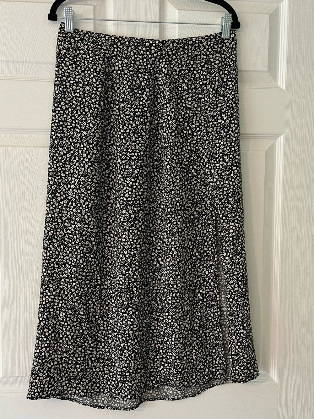 H&M Black and White Ditsy Floral Midi Skirt with slit